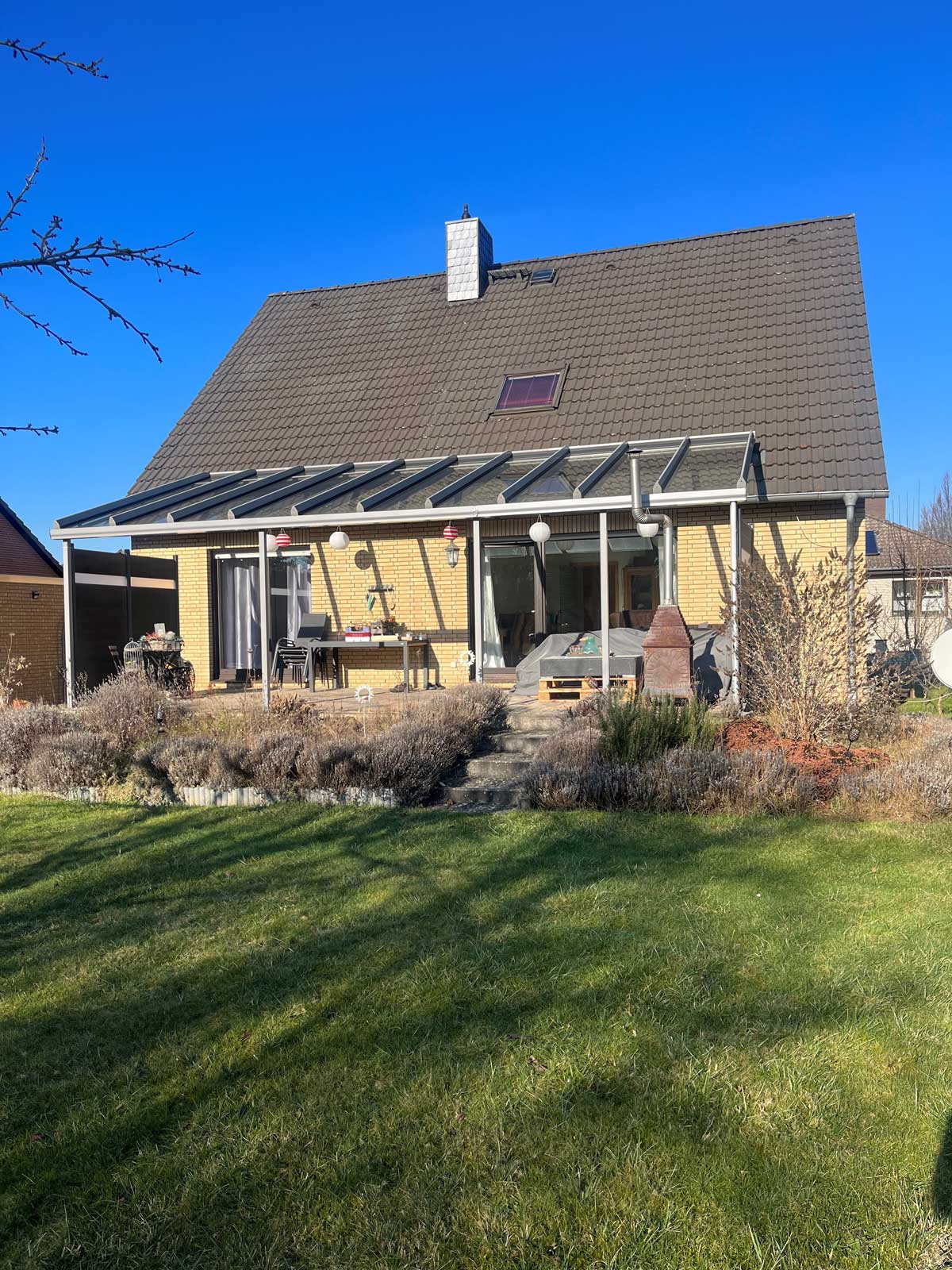 Einfamilienhaus mit Einliegerwohnung und Garage im Ortskern von Lengede-1