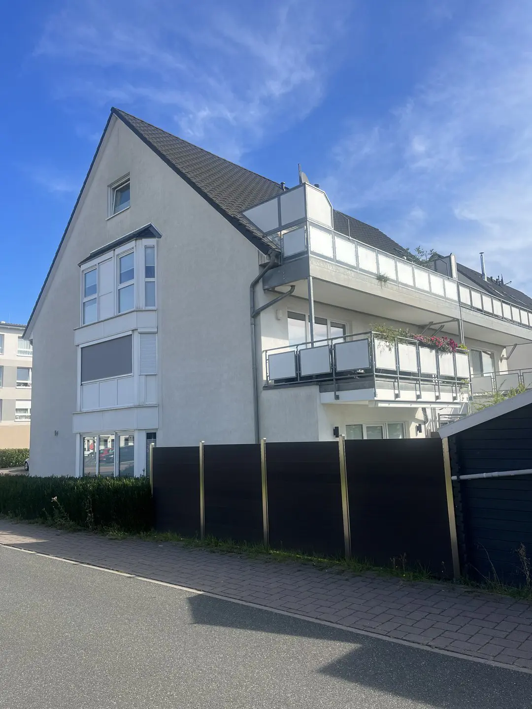 Schöne Penthouse Wohnung mit großer Dachterrasse in guter Lage in Seelze Süd-0