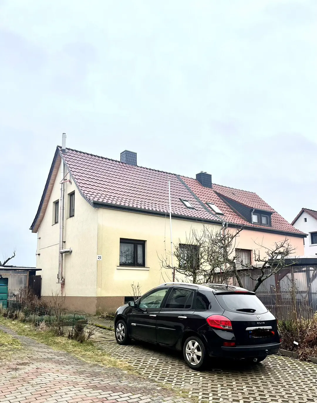 Angebote - image pfeil-runter on https://mktf-immobilien.de