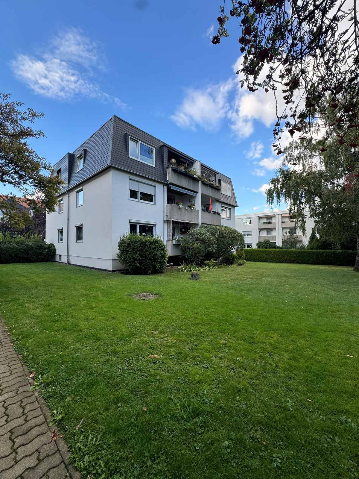 Angebote - image pfeil-runter on https://mktf-immobilien.de