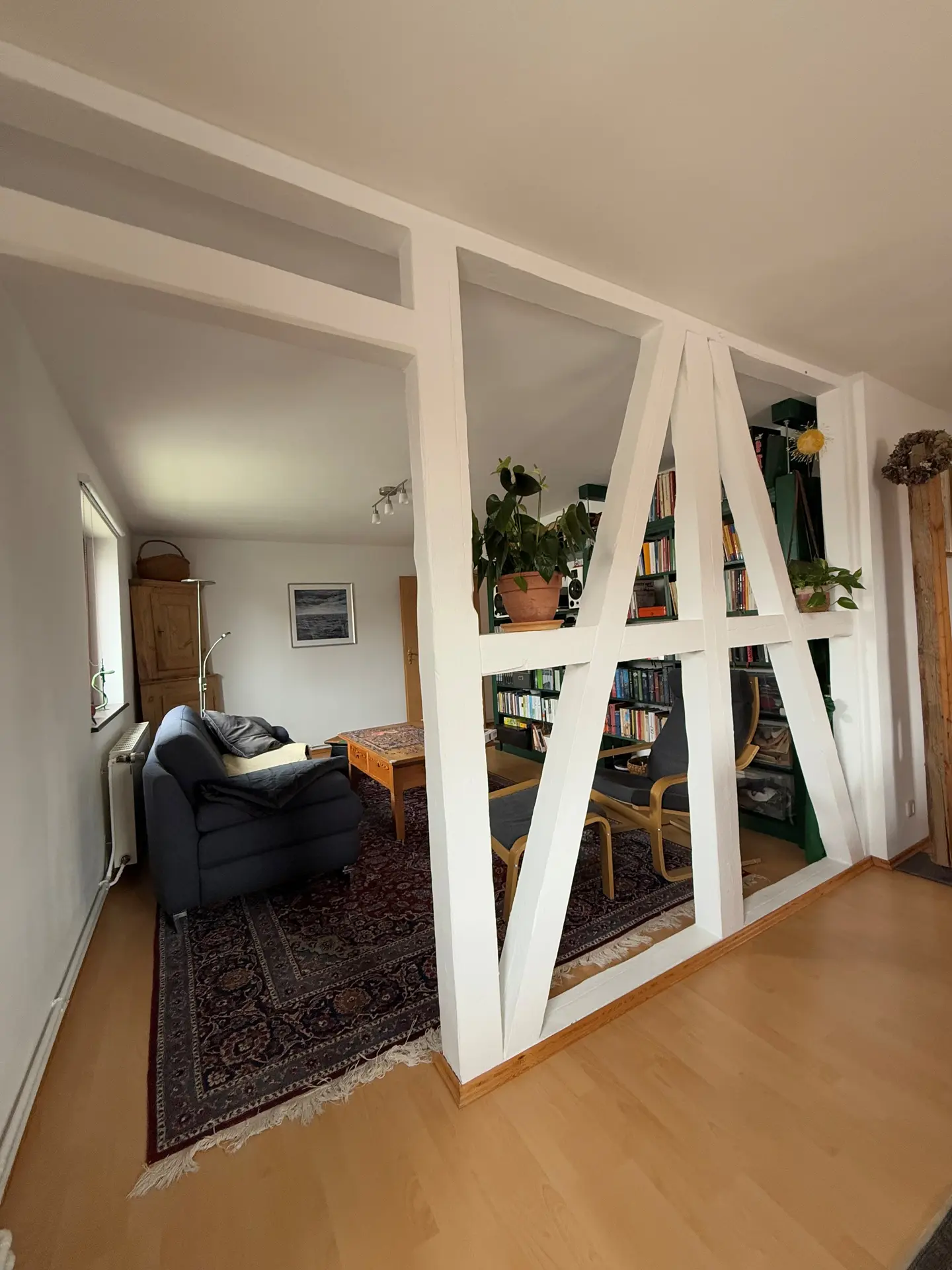 Angebote - image pfeil-runter on https://mktf-immobilien.de