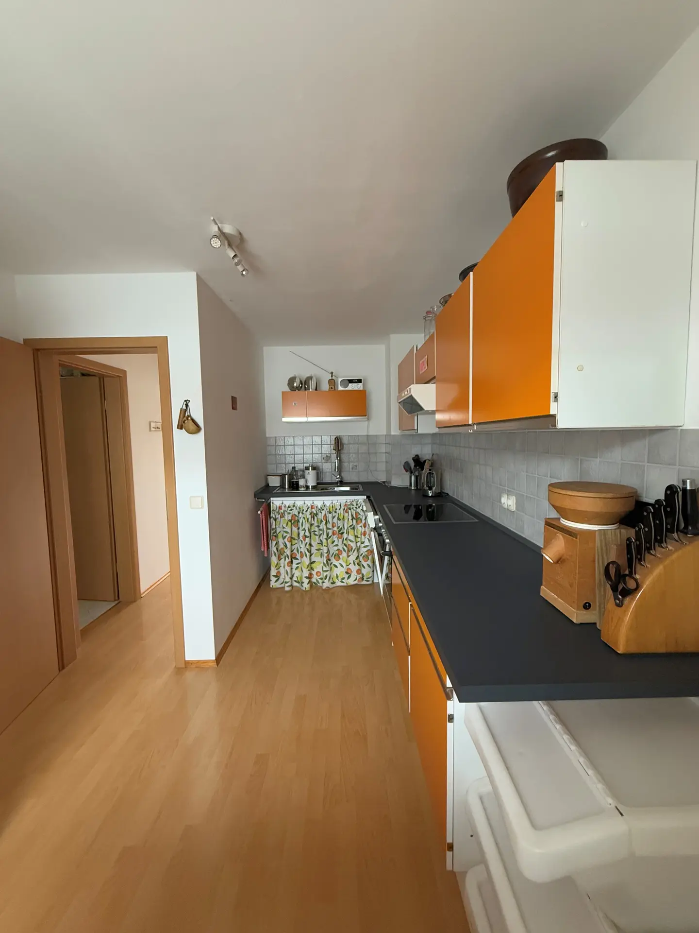 Angebote - image pfeil-runter on https://mktf-immobilien.de