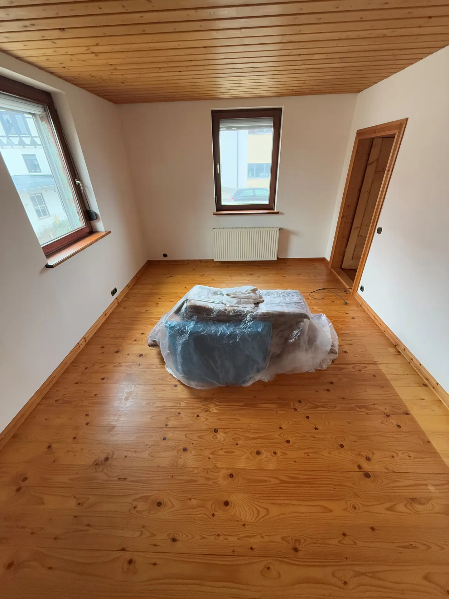 Angebote - image pfeil-runter on https://mktf-immobilien.de