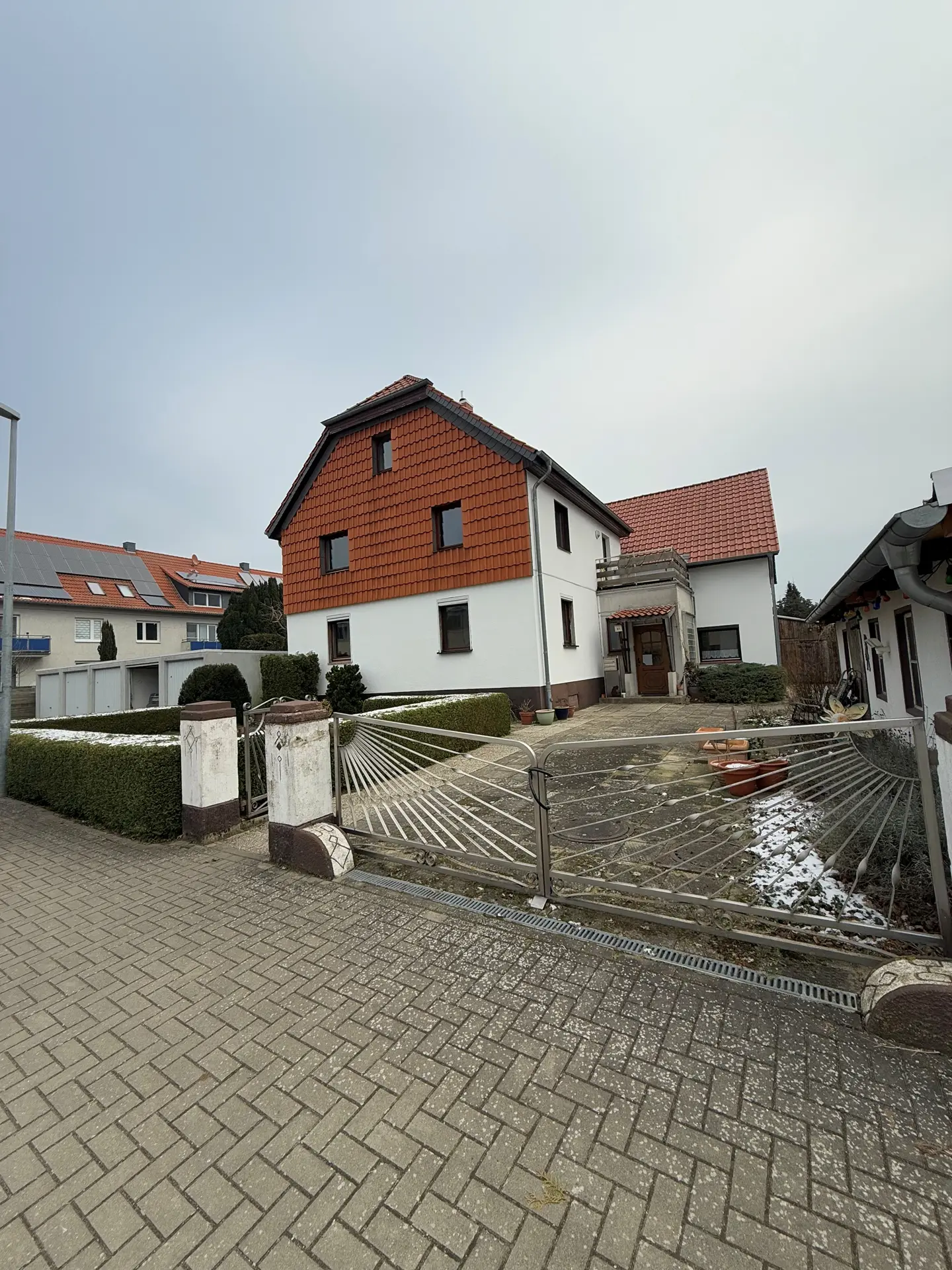 Angebote - image pfeil-runter on https://mktf-immobilien.de