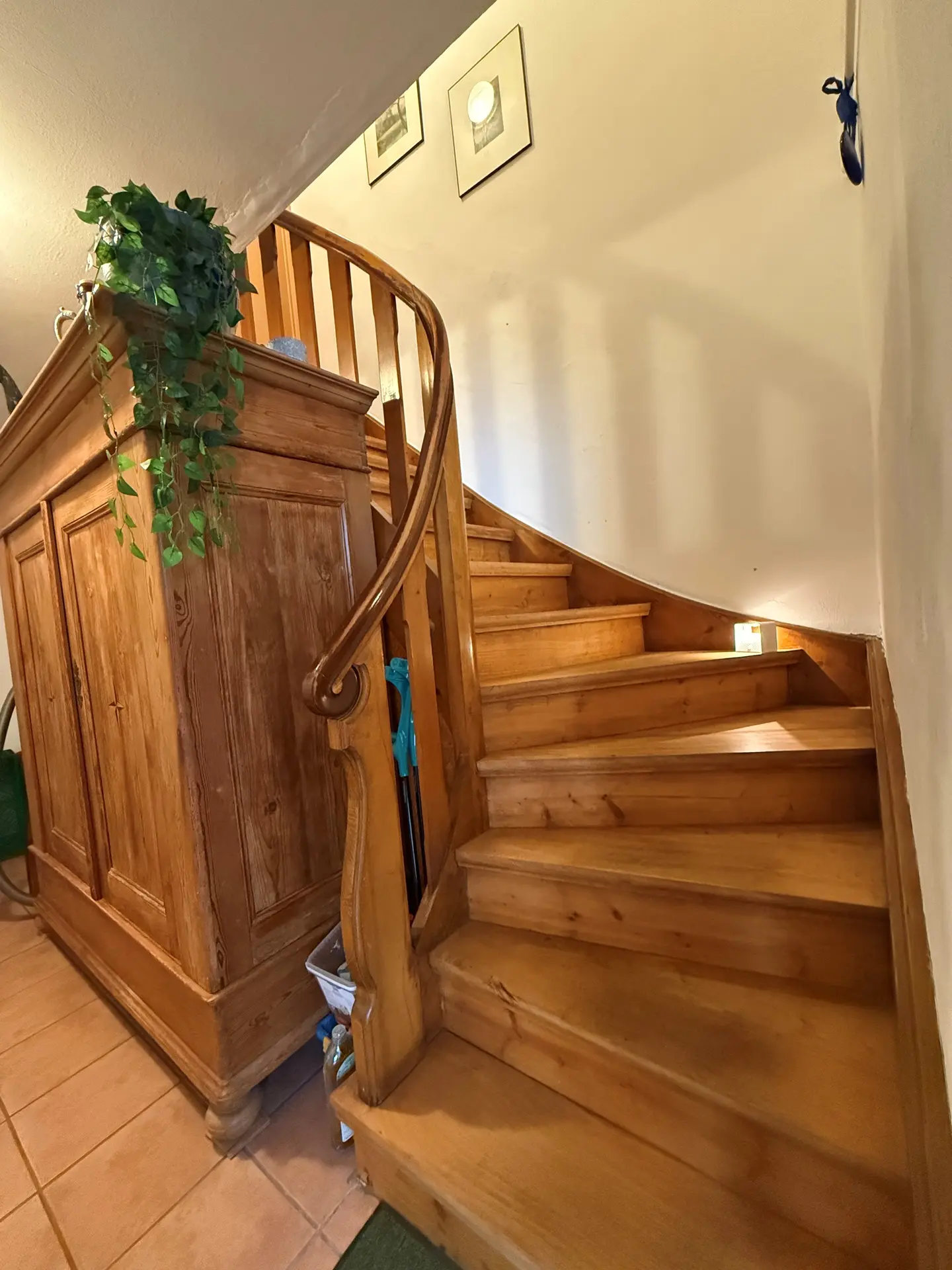 Angebote - image pfeil-runter on https://mktf-immobilien.de