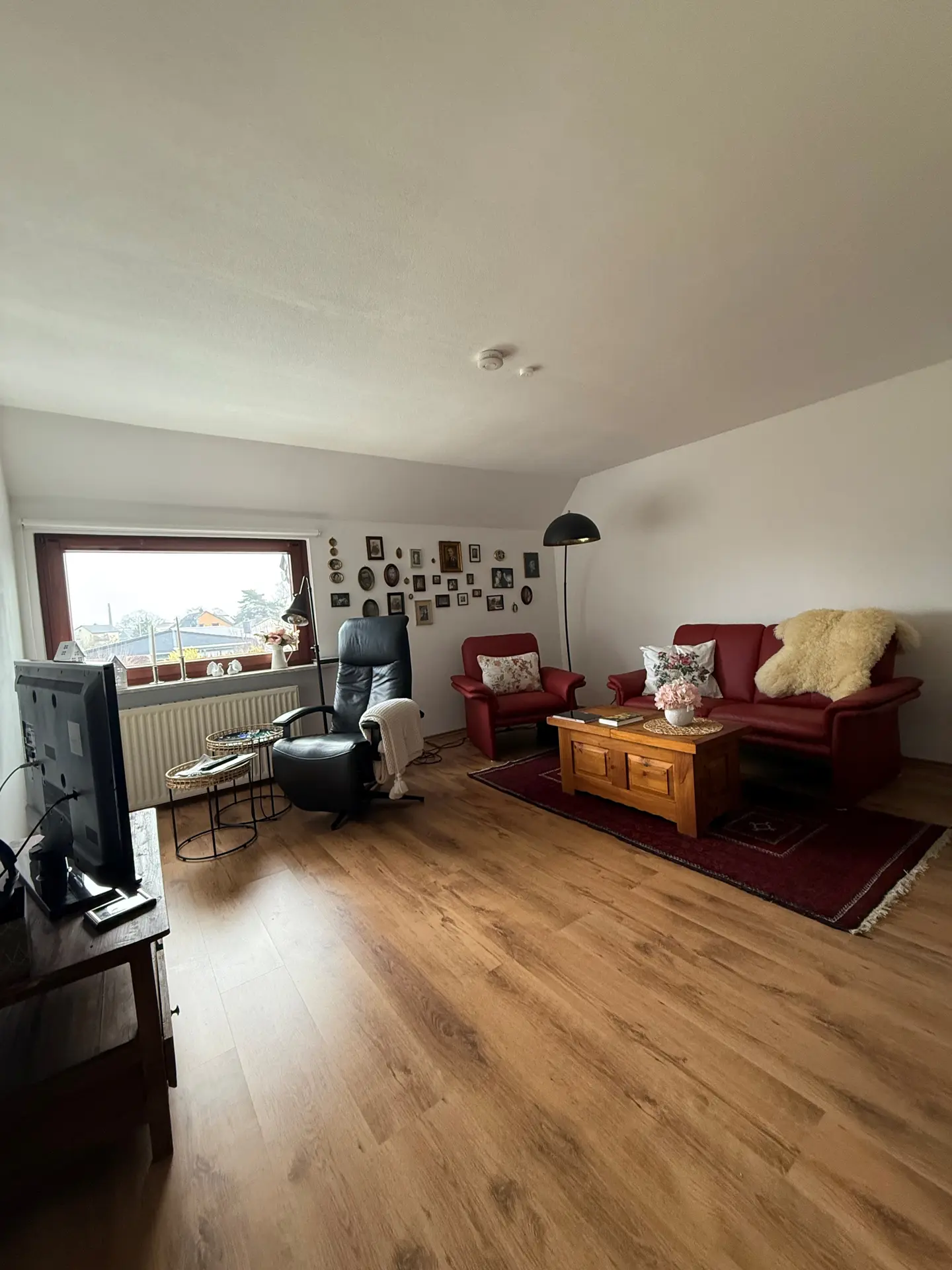 Angebote - image pfeil-runter on https://mktf-immobilien.de