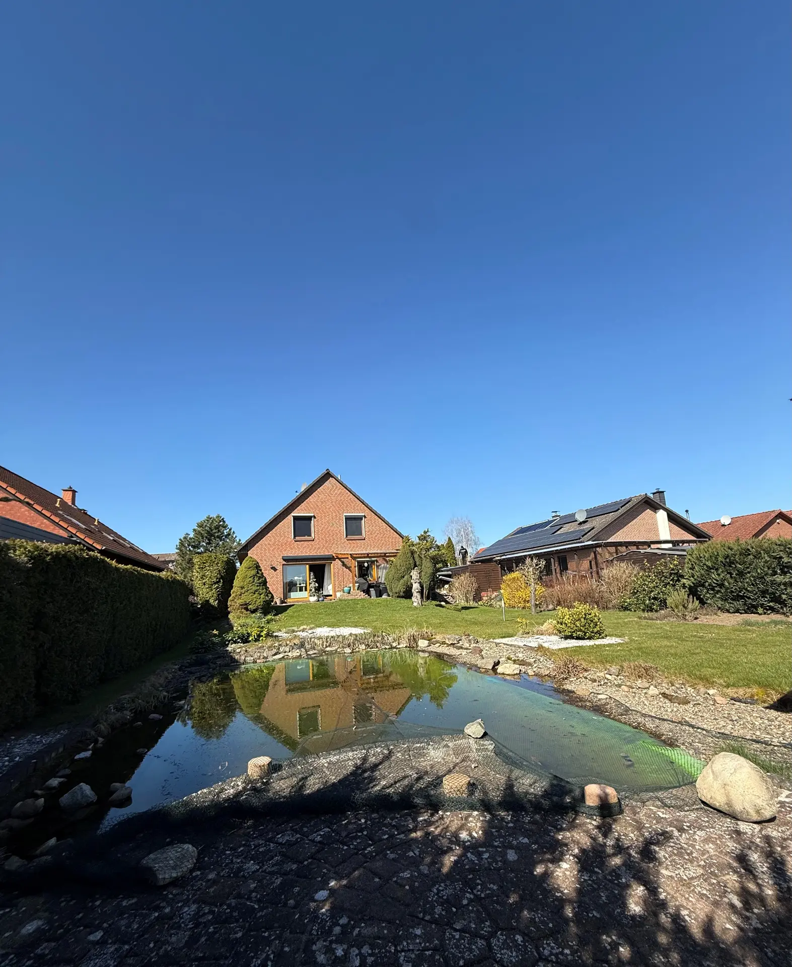 Angebote - image pfeil-runter on https://mktf-immobilien.de