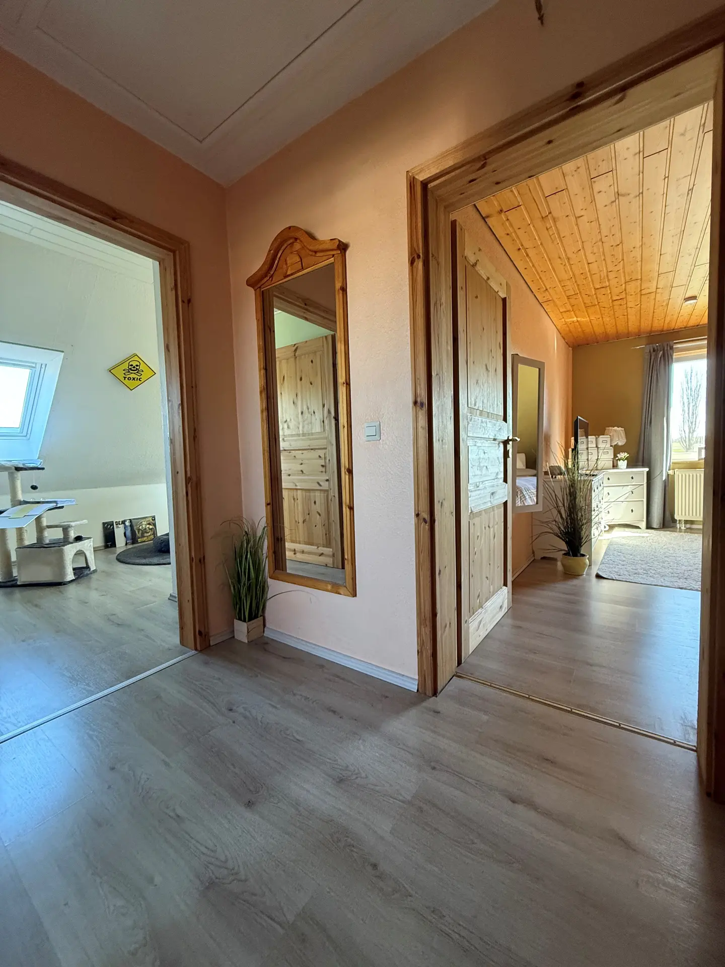 Angebote - image pfeil-runter on https://mktf-immobilien.de
