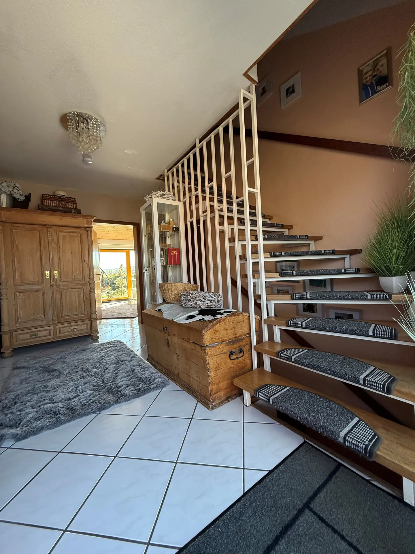 Angebote - image pfeil-runter on https://mktf-immobilien.de