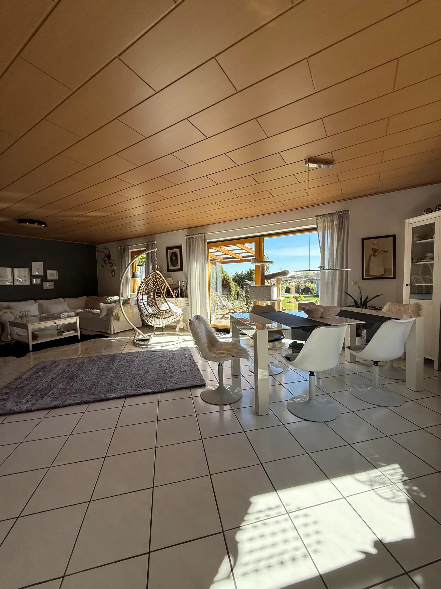 Angebote - image pfeil-runter on https://mktf-immobilien.de