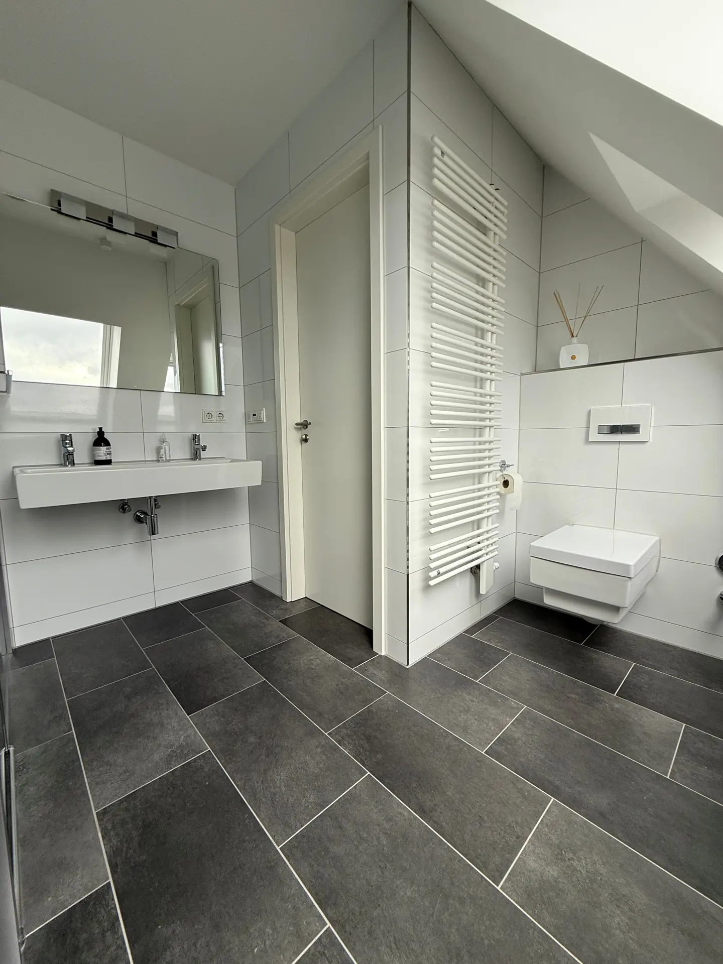 Angebote - image pfeil-runter on https://mktf-immobilien.de