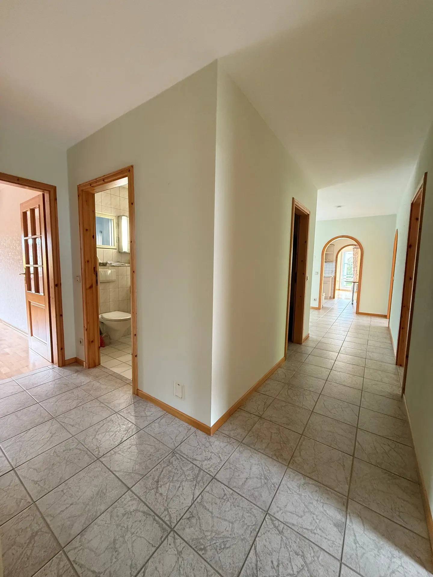 Angebote - image pfeil-runter on https://mktf-immobilien.de