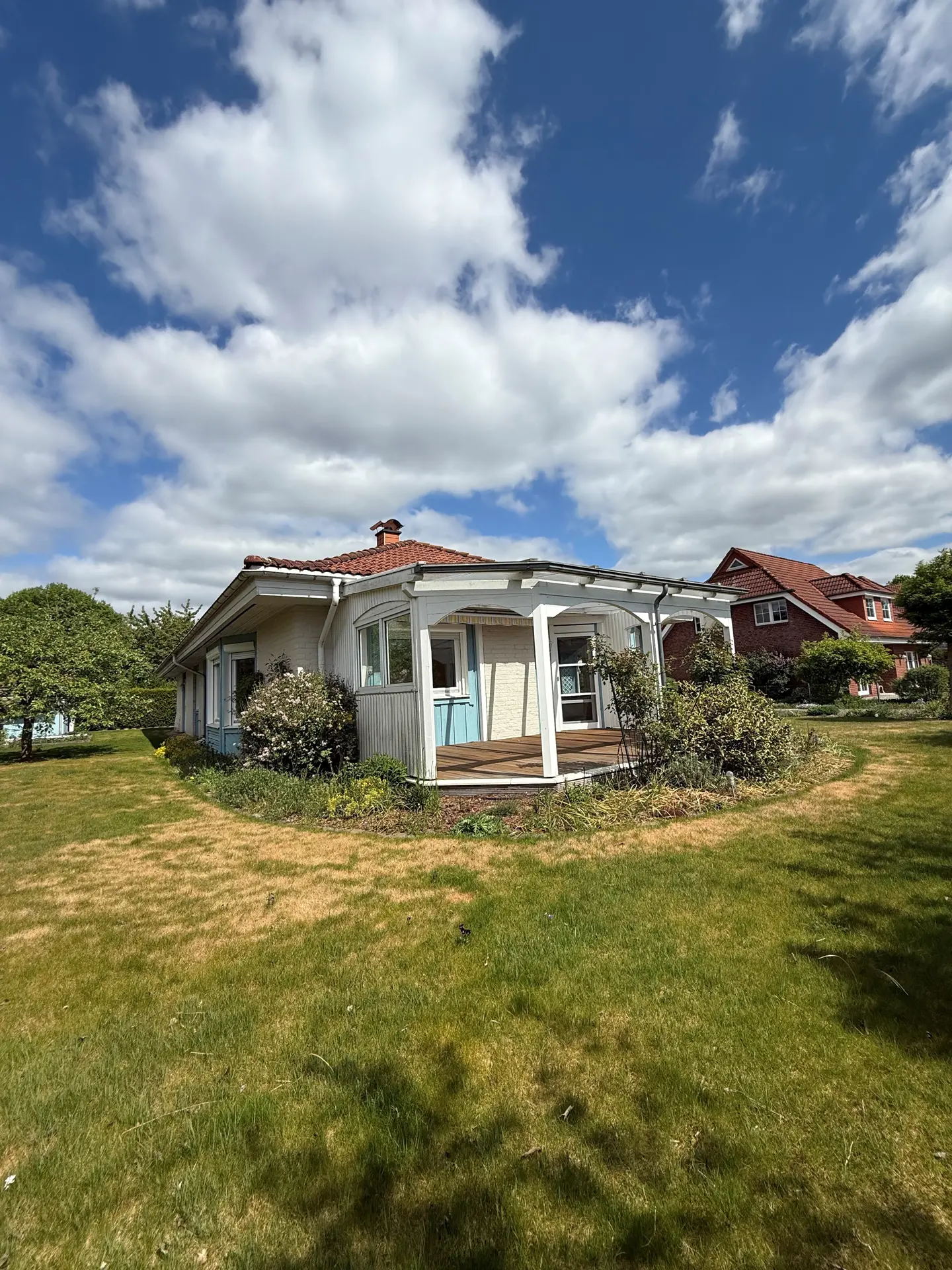 Angebote - image pfeil-runter on https://mktf-immobilien.de