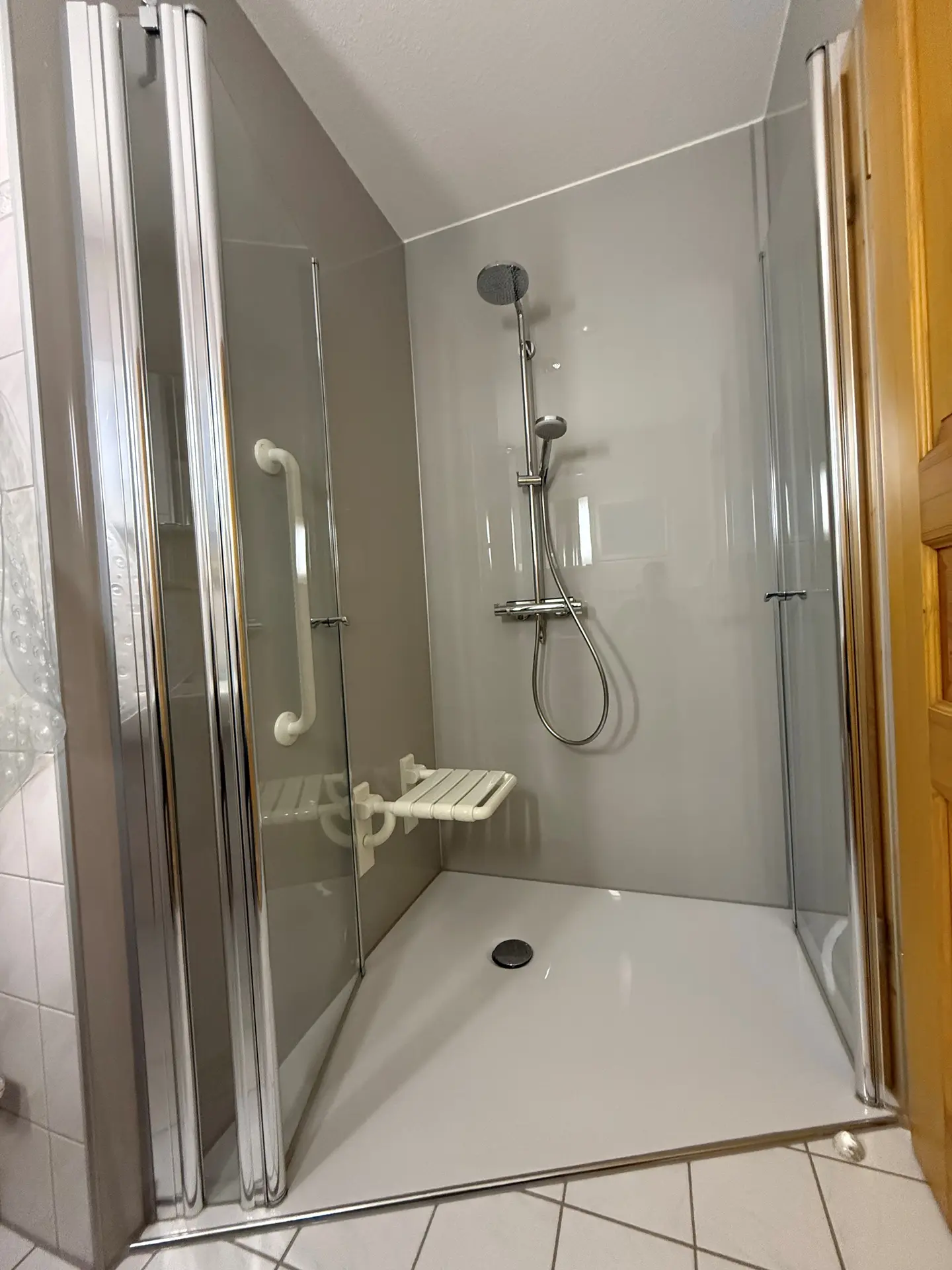 Angebote - image pfeil-runter on https://mktf-immobilien.de