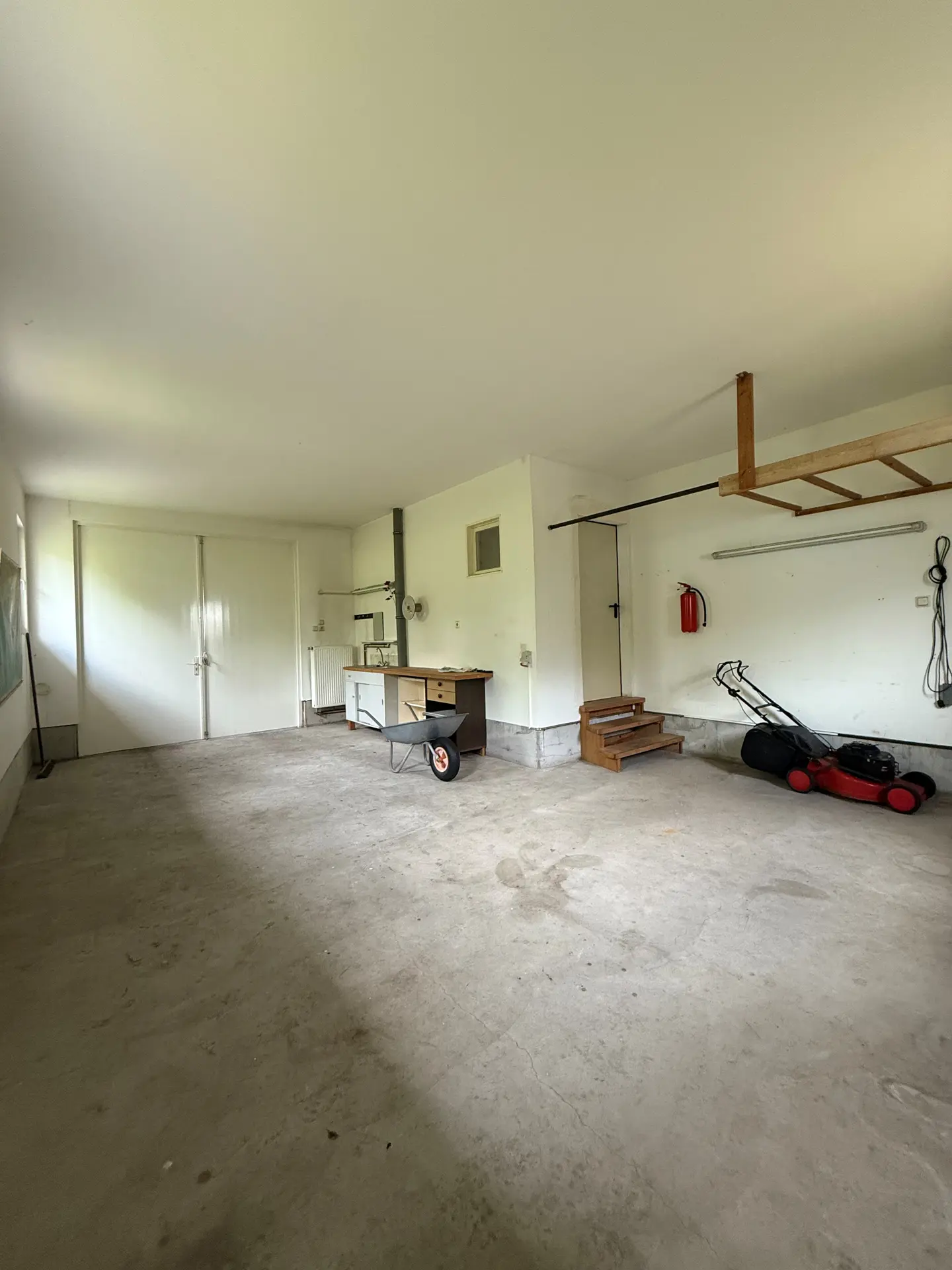 Angebote - image pfeil-runter on https://mktf-immobilien.de