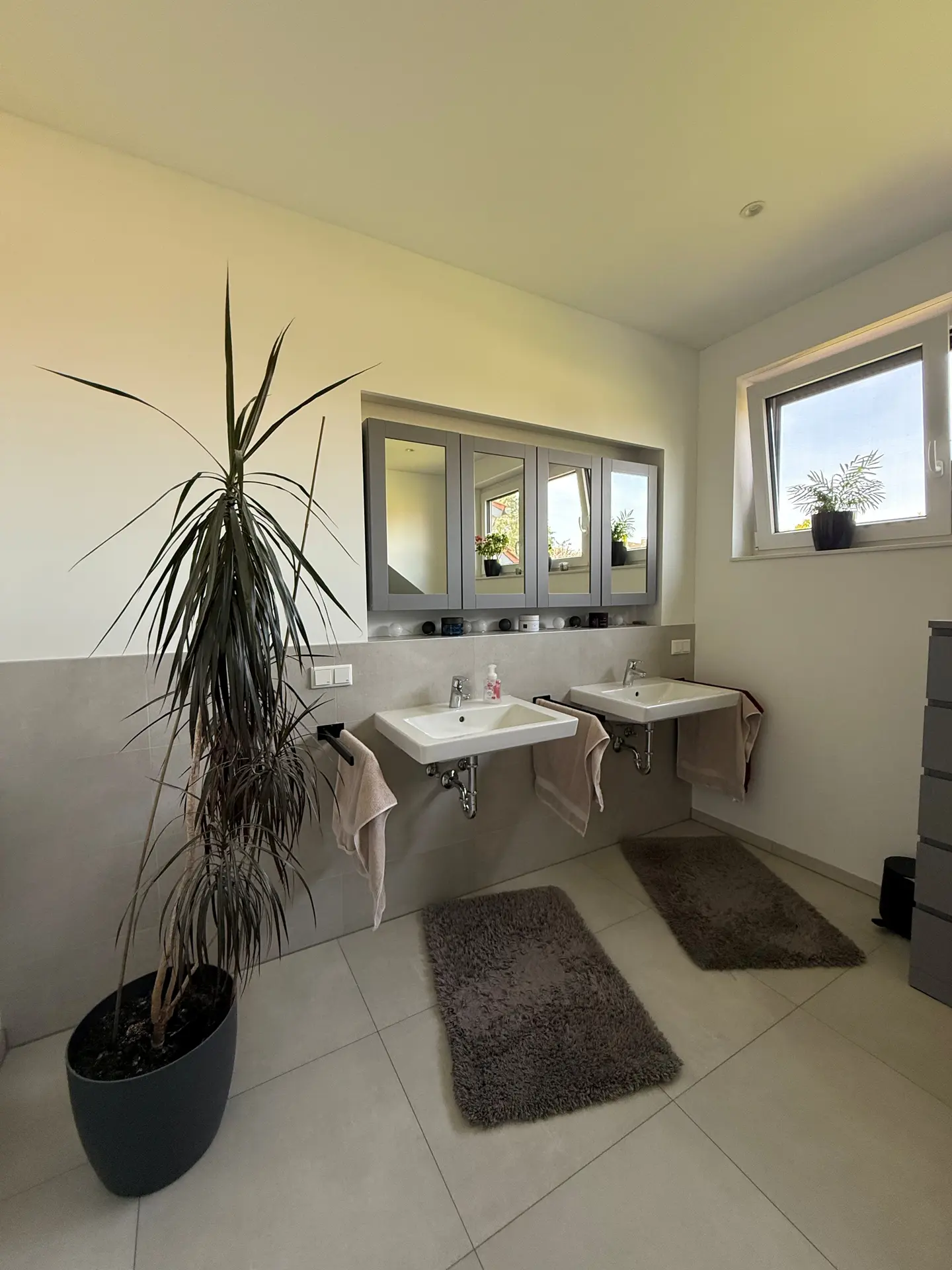 Angebote - image pfeil-runter on https://mktf-immobilien.de