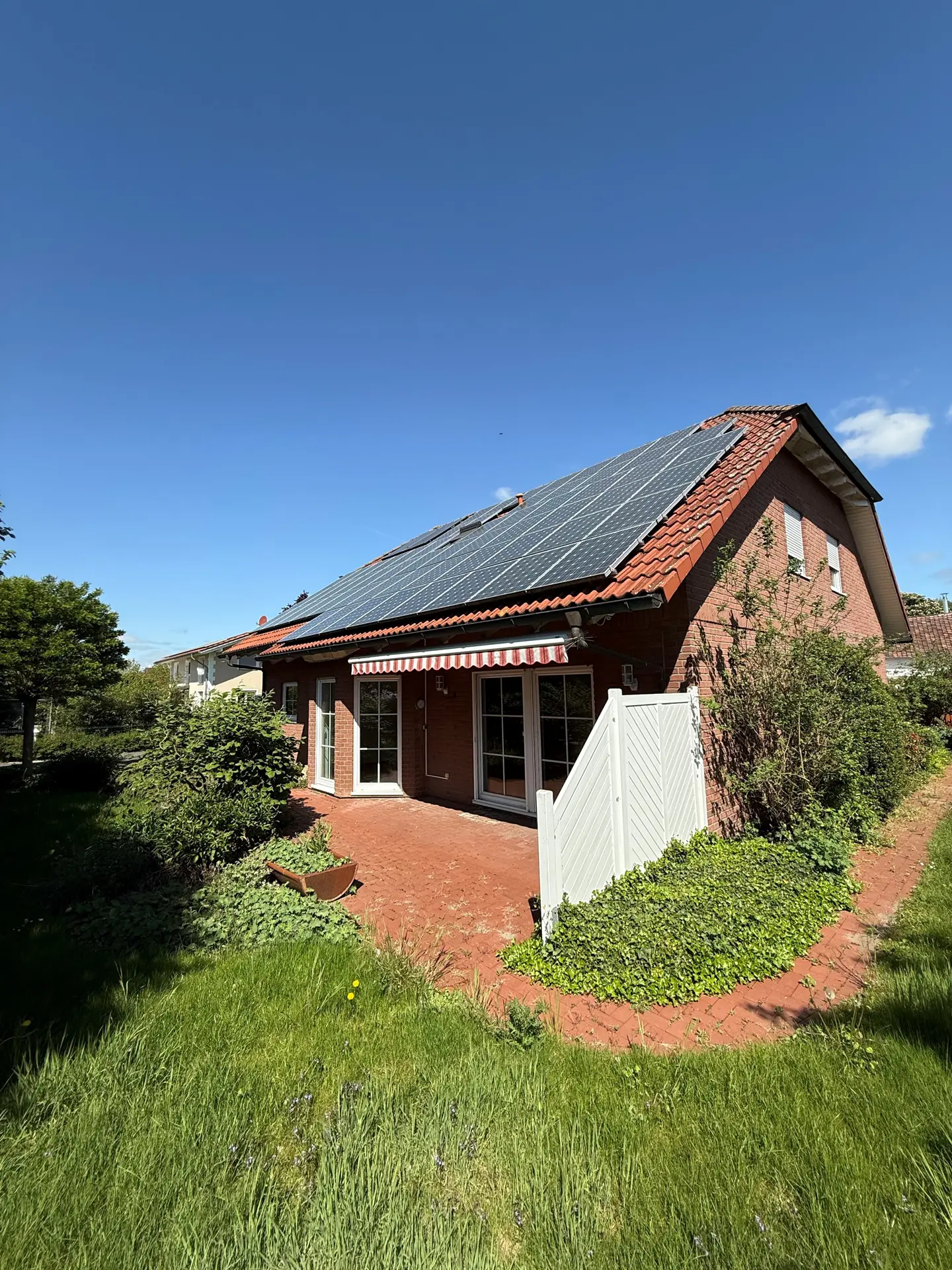 Angebote - image pfeil-runter on https://mktf-immobilien.de