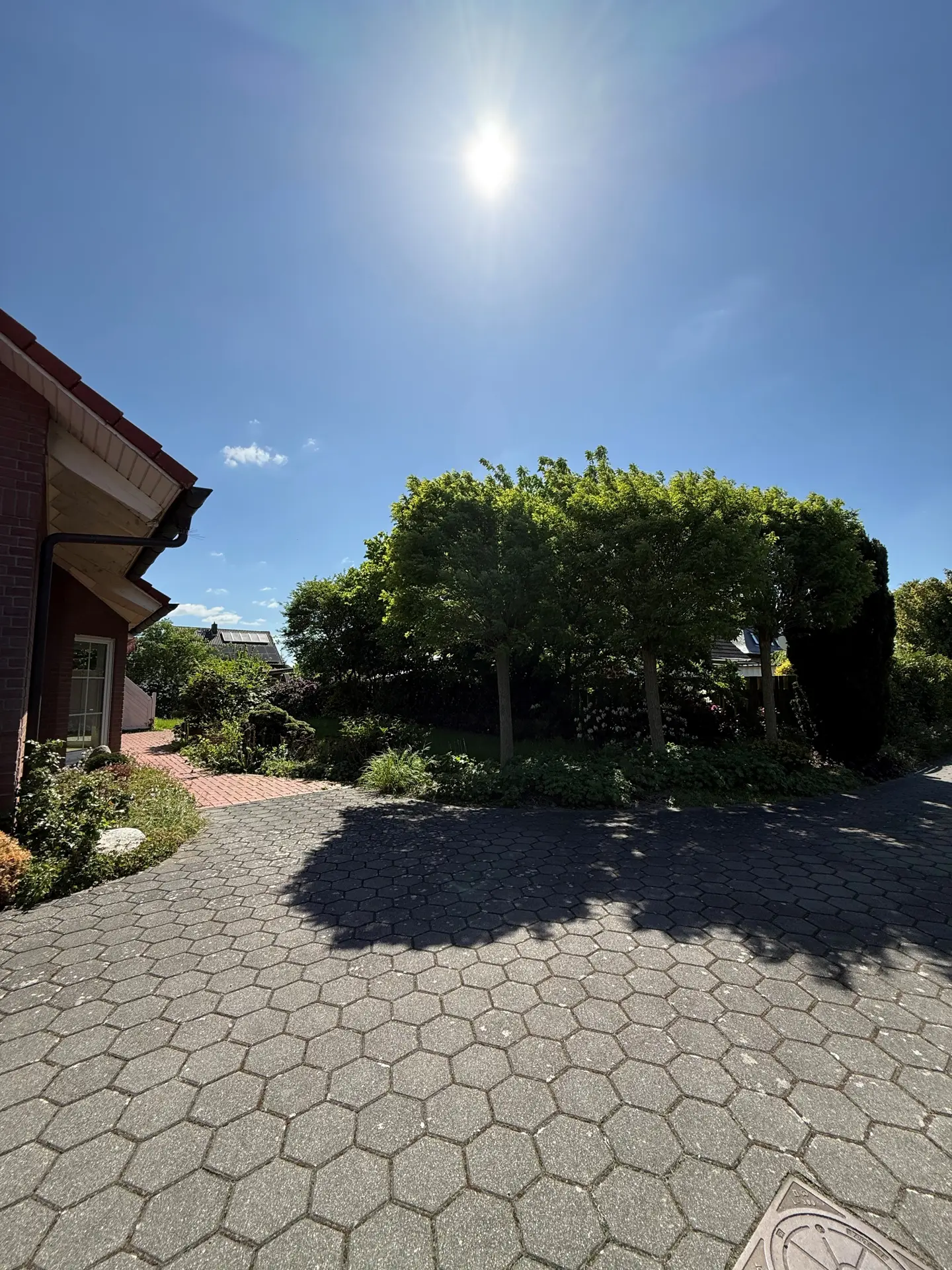 Angebote - image pfeil-runter on https://mktf-immobilien.de