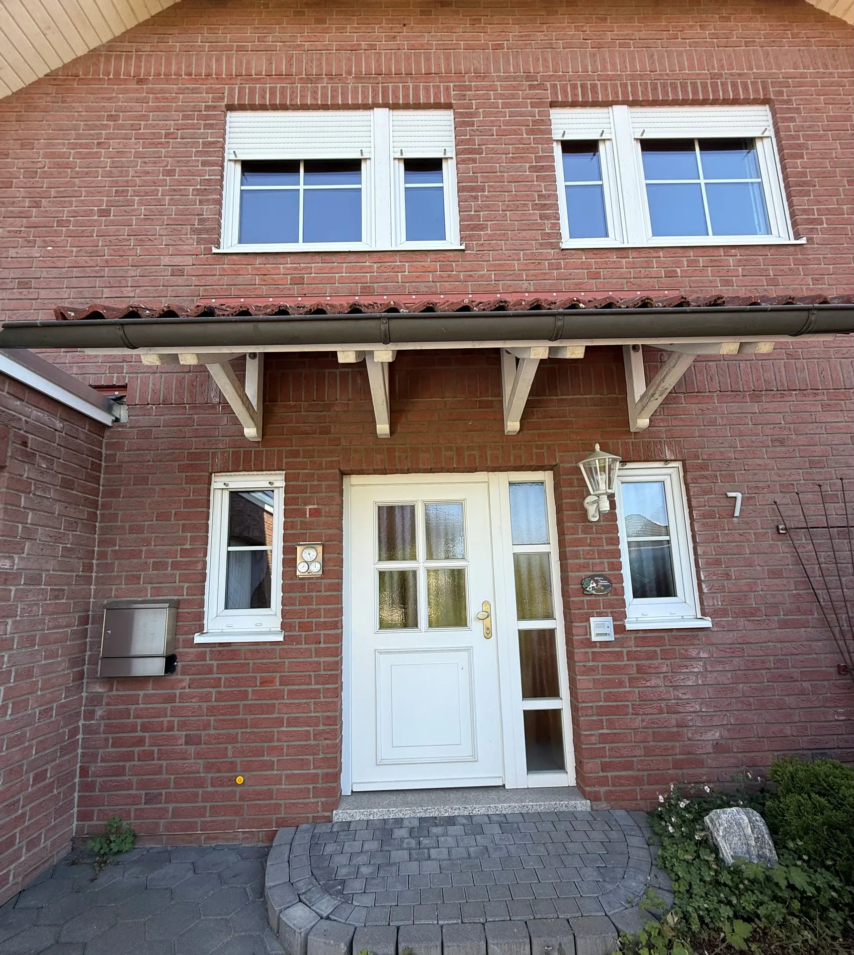 Angebote - image pfeil-runter on https://mktf-immobilien.de
