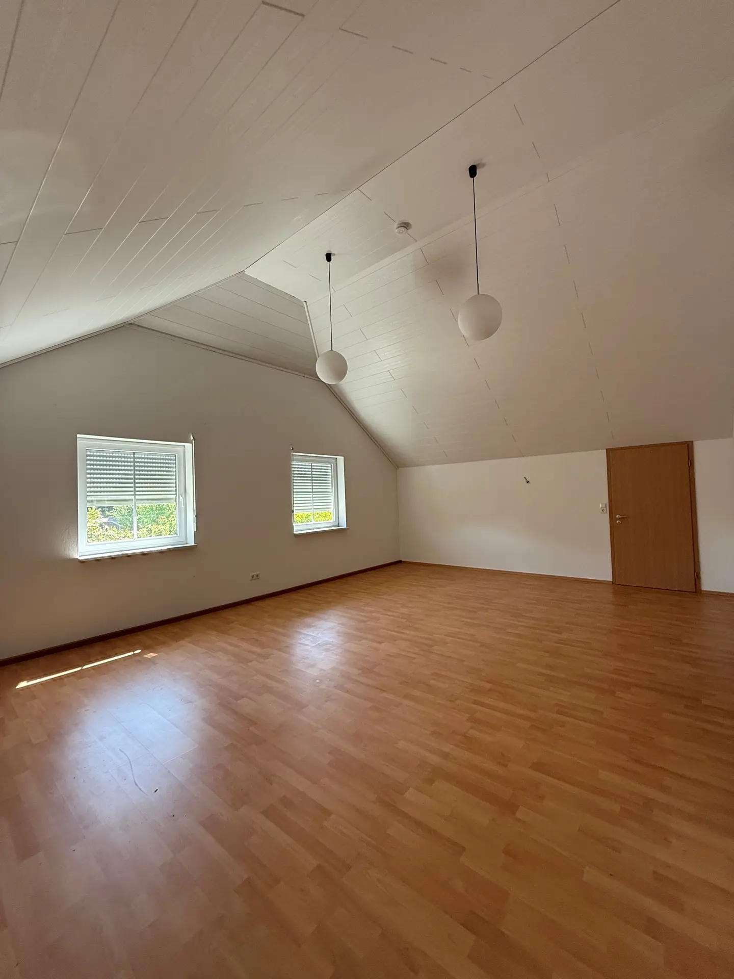 Angebote - image pfeil-runter on https://mktf-immobilien.de