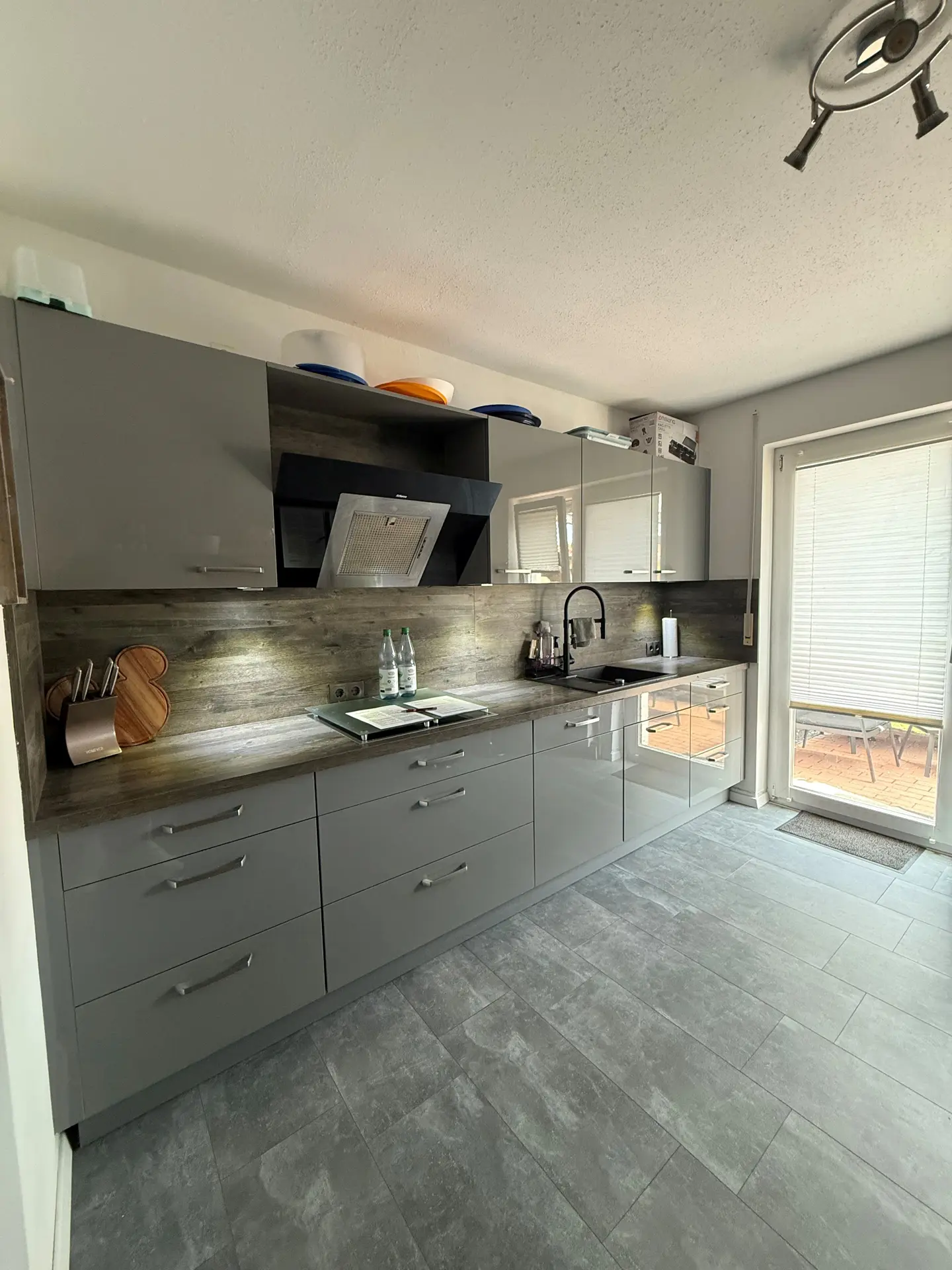 Angebote - image pfeil-runter on https://mktf-immobilien.de