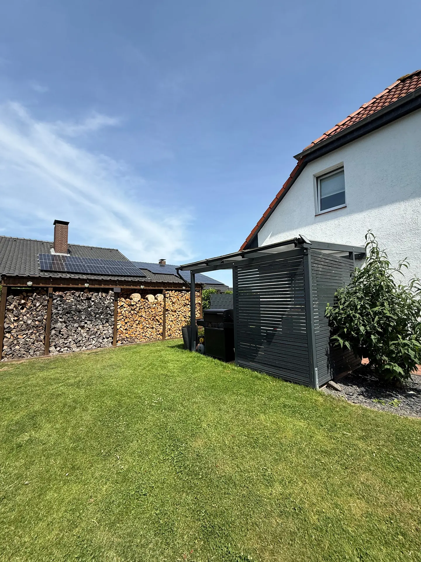 Angebote - image pfeil-runter on https://mktf-immobilien.de