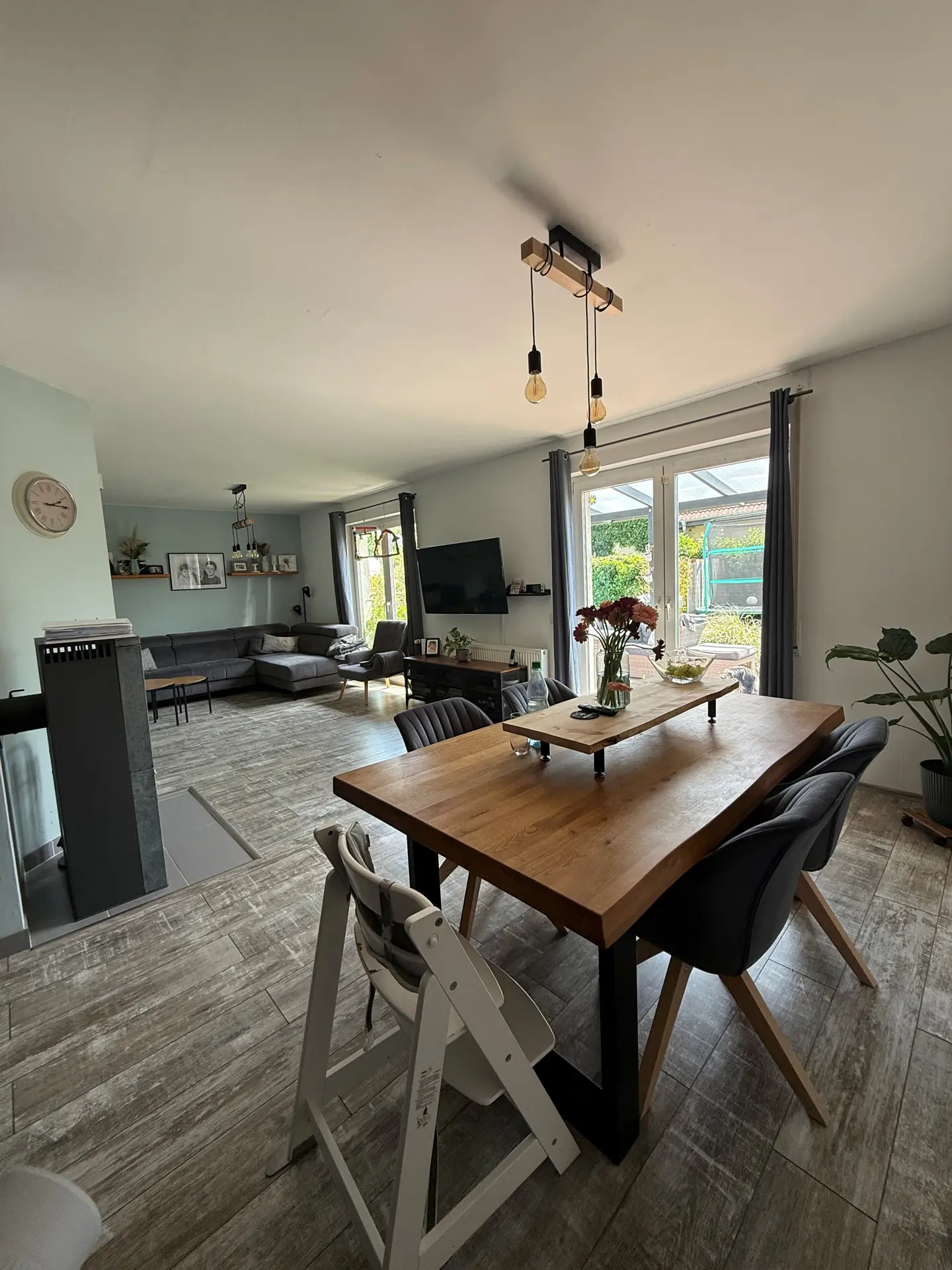 Angebote - image pfeil-runter on https://mktf-immobilien.de