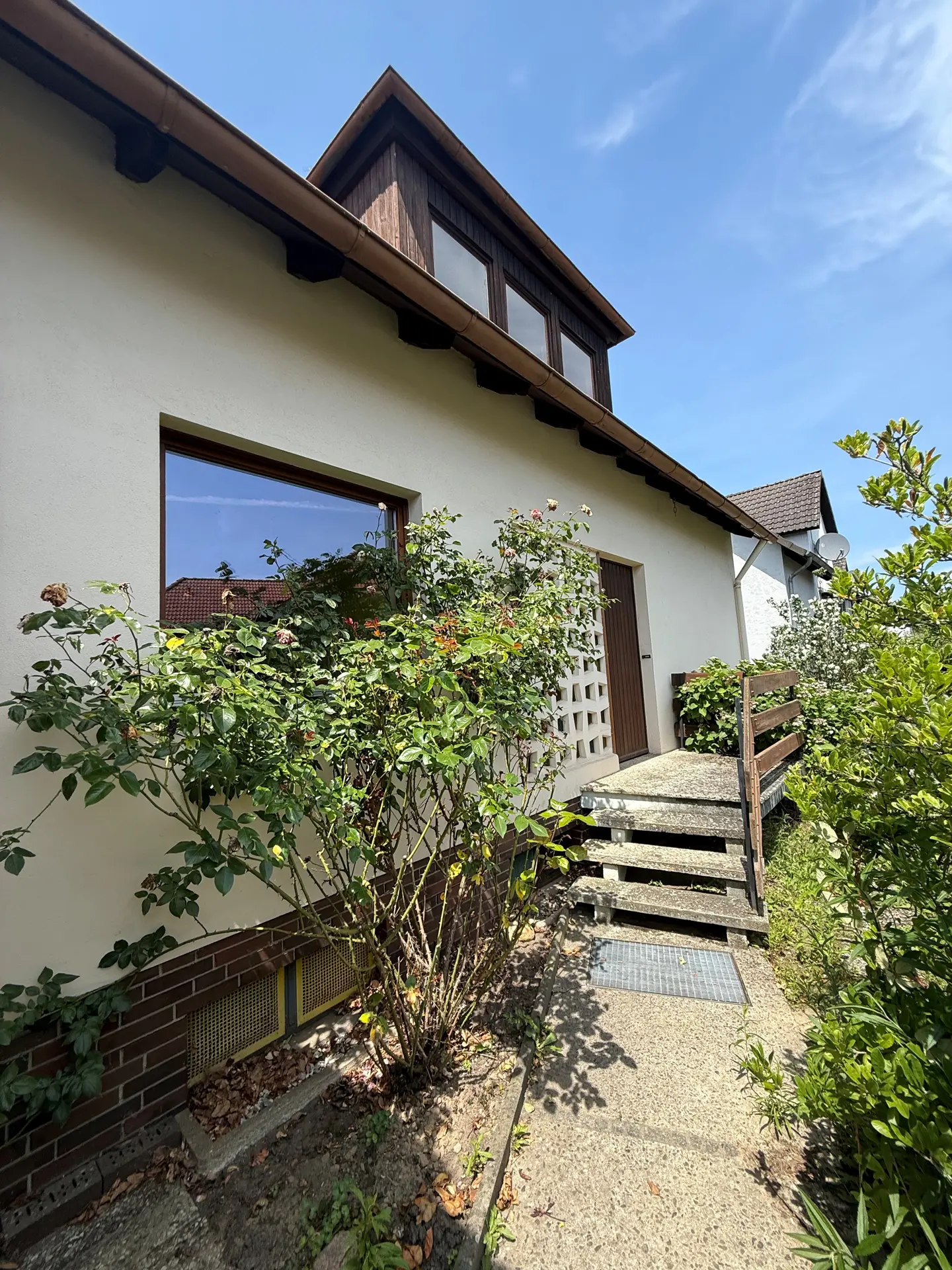 Angebote - image pfeil-runter on https://mktf-immobilien.de