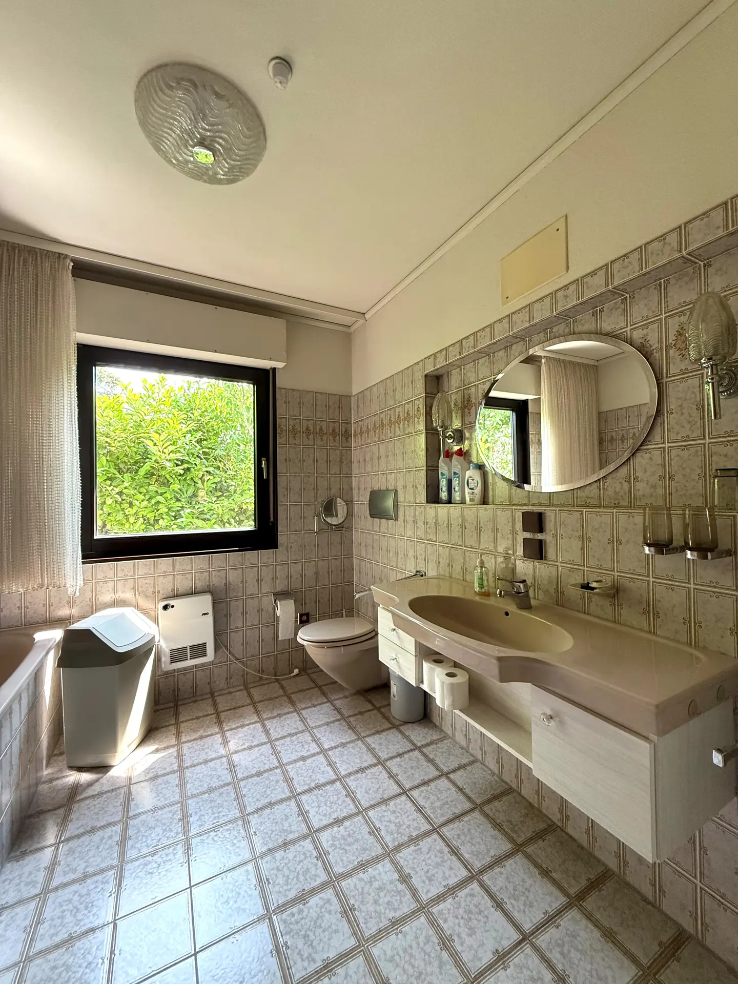 Angebote - image pfeil-runter on https://mktf-immobilien.de
