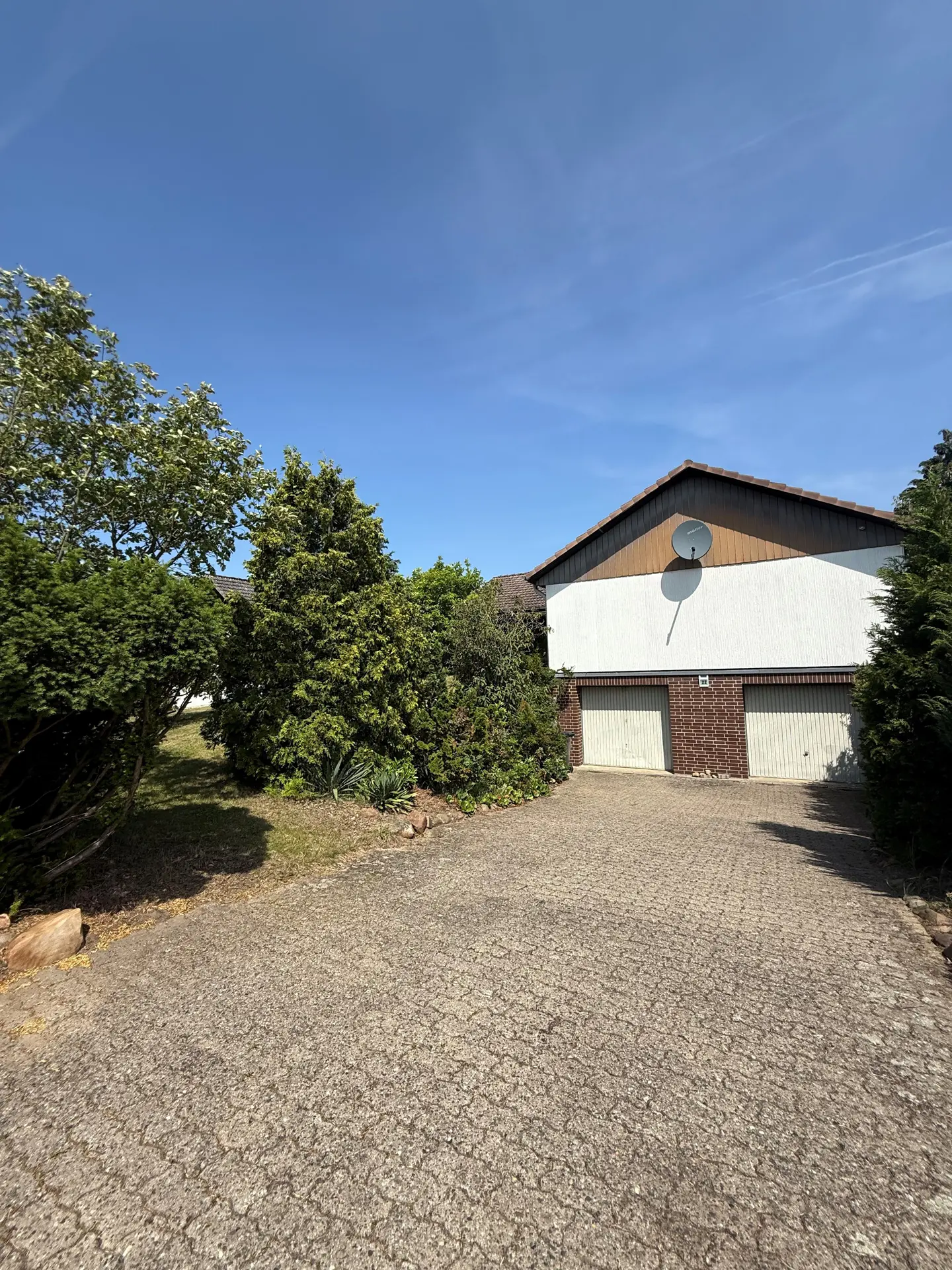 Angebote - image pfeil-runter on https://mktf-immobilien.de