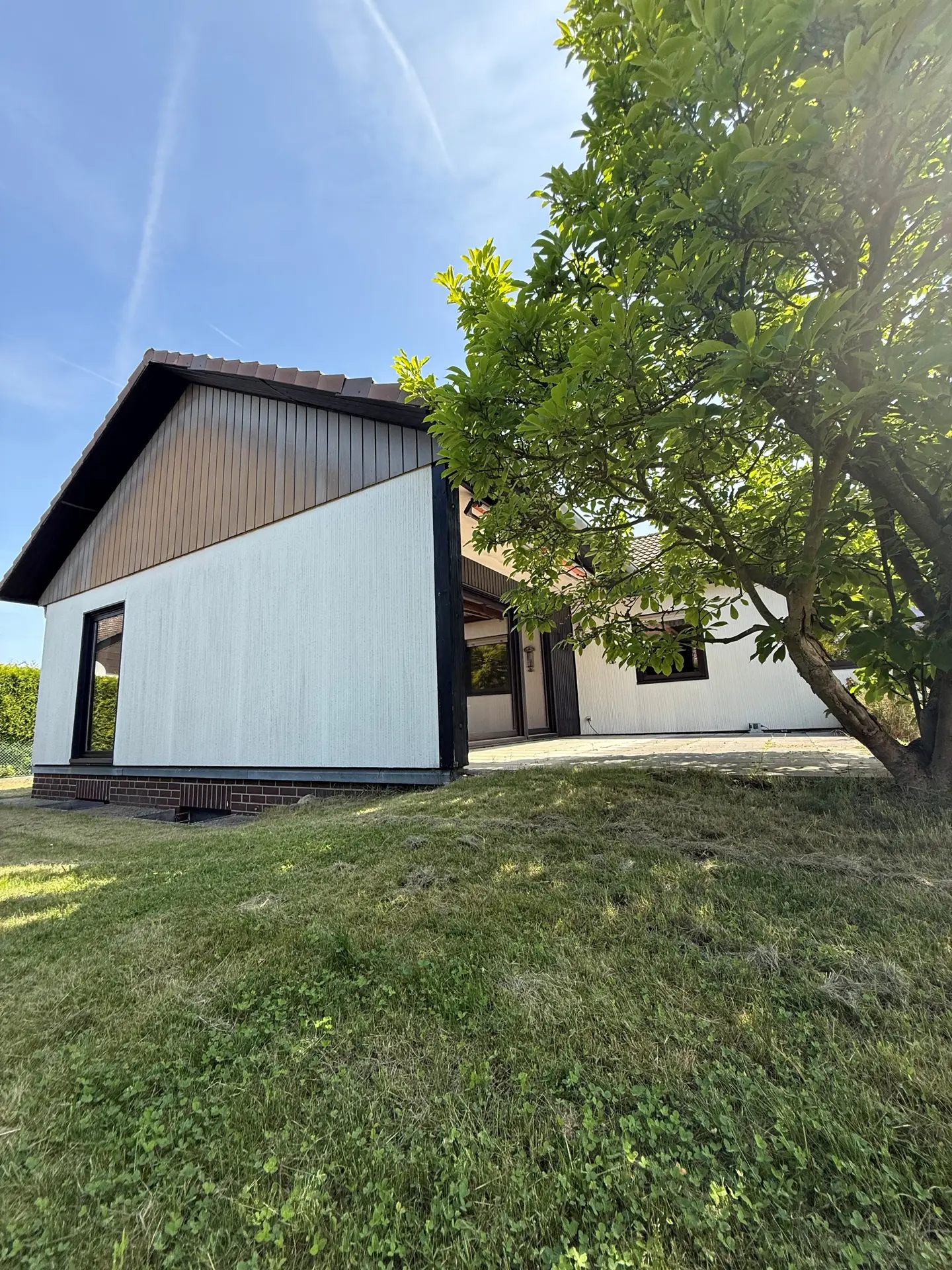 Angebote - image pfeil-runter on https://mktf-immobilien.de