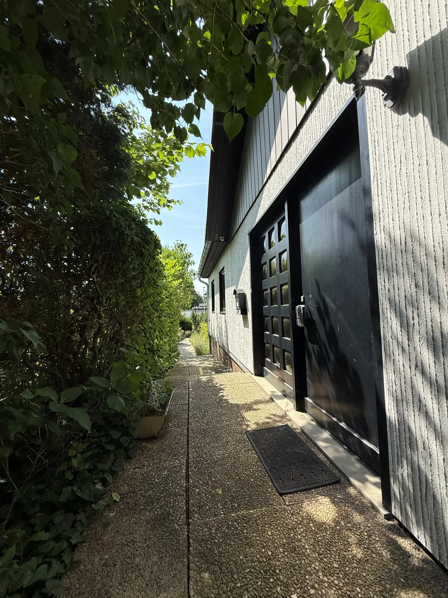 Angebote - image pfeil-runter on https://mktf-immobilien.de