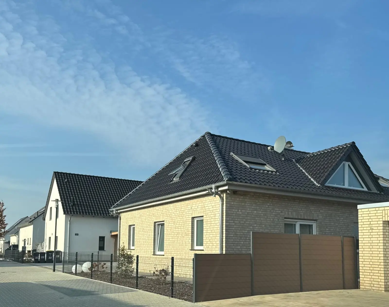 Angebote - image pfeil-runter on https://mktf-immobilien.de