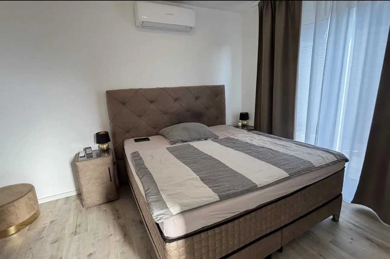 Angebote - image pfeil-runter on https://mktf-immobilien.de