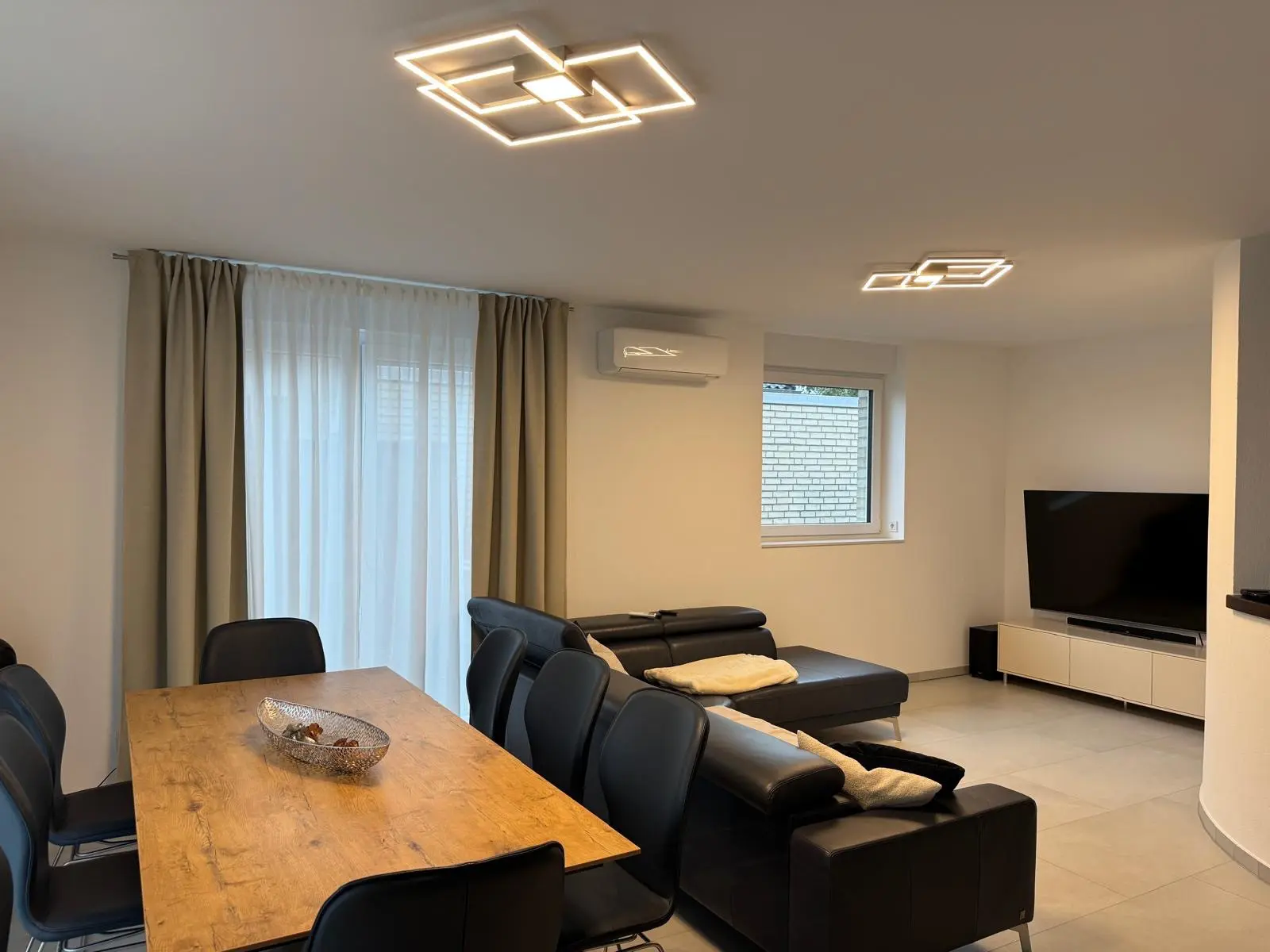 Angebote - image pfeil-runter on https://mktf-immobilien.de