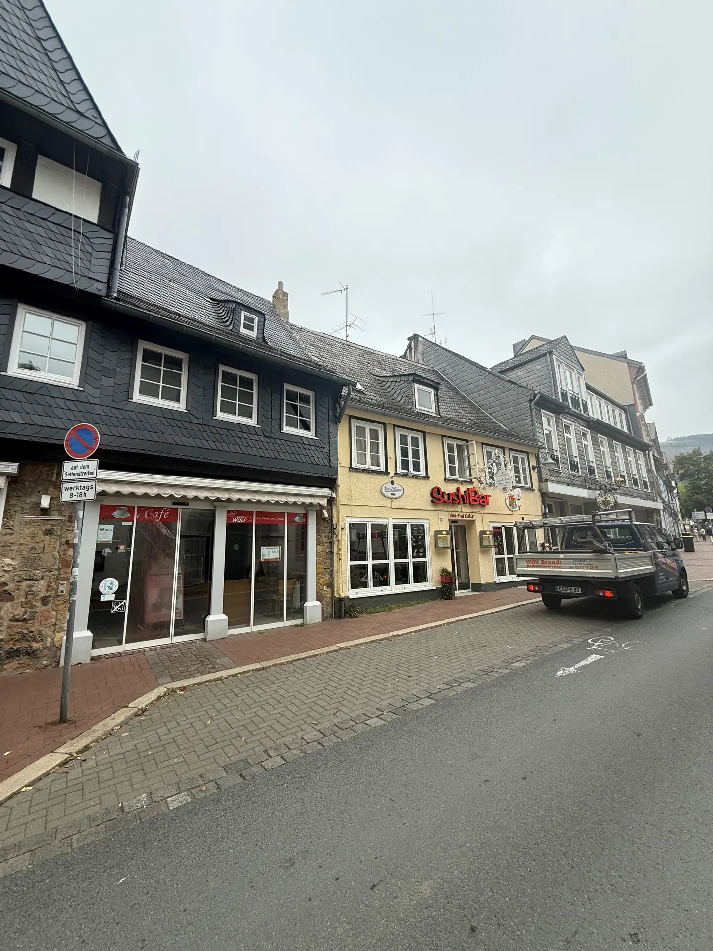 Angebote - image pfeil-runter on https://mktf-immobilien.de