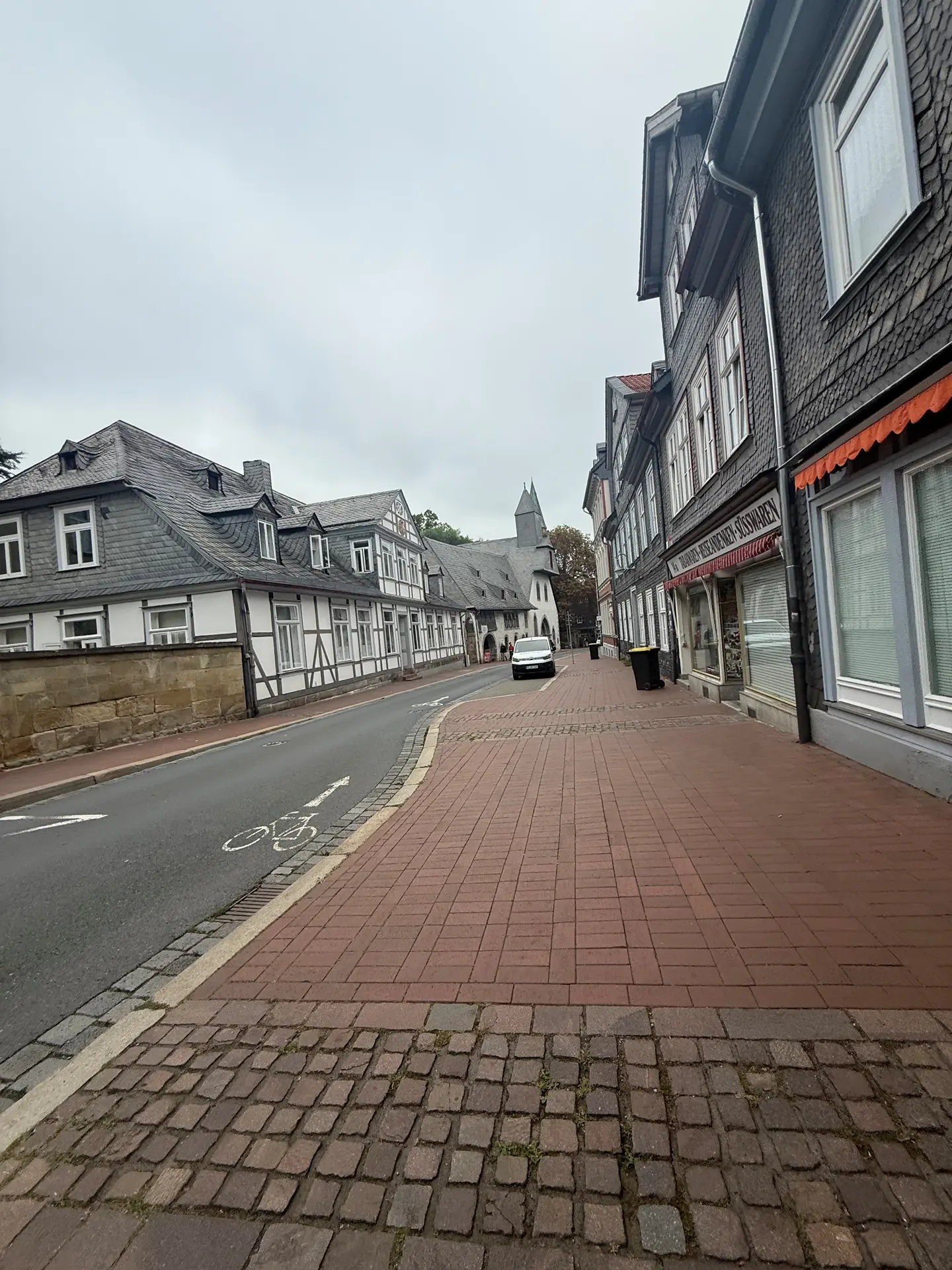 Angebote - image pfeil-runter on https://mktf-immobilien.de