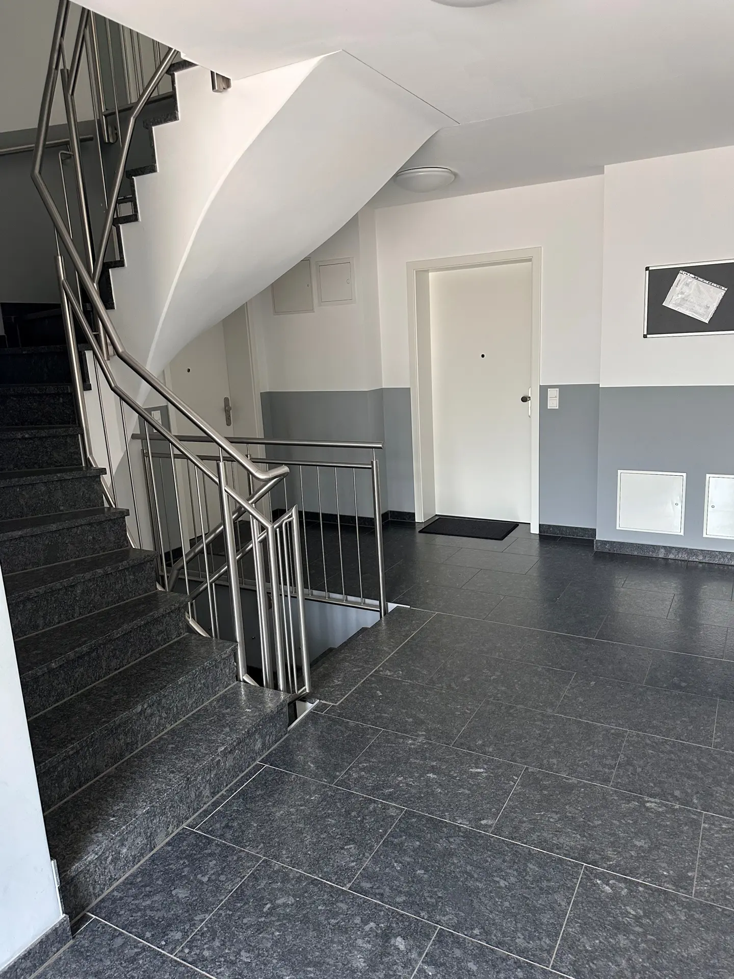 Angebote - image pfeil-runter on https://mktf-immobilien.de