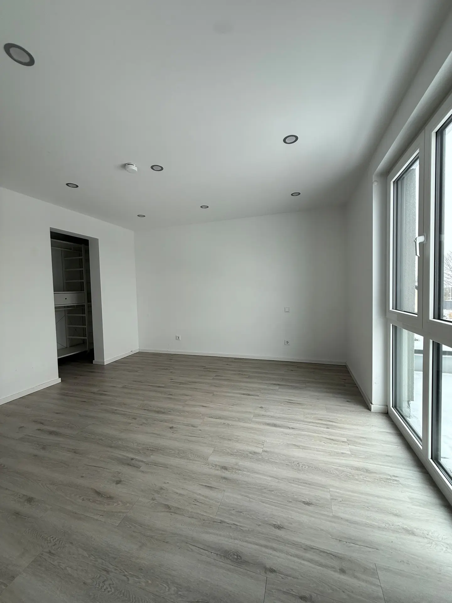 Angebote - image pfeil-runter on https://mktf-immobilien.de