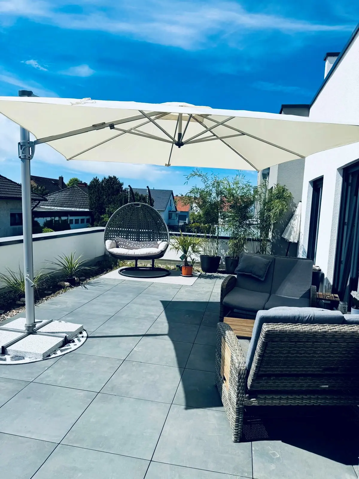 Angebote - image pfeil-runter on https://mktf-immobilien.de